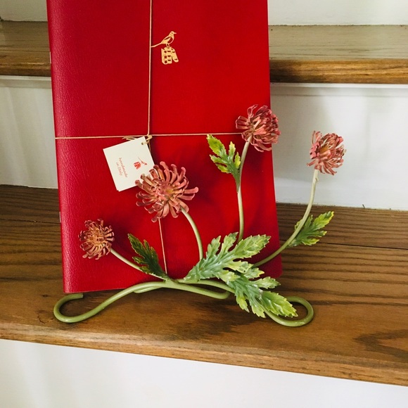 Other - Vintage Floral Plate Frame Book Holder